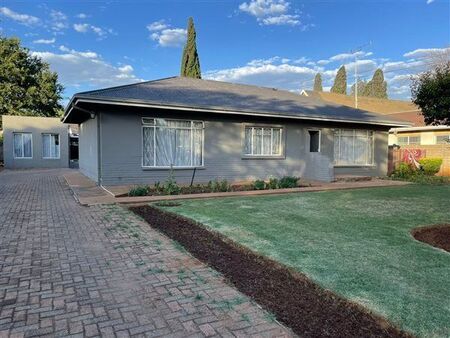 3 Bedroom House in Three Rivers