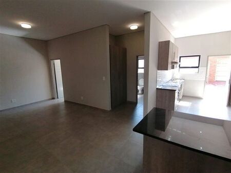 2 Bedroom Townhouse in Elspark