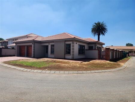 3 Bedroom House in Comet