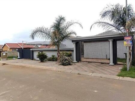 2 Bedroom House in Windmill Park