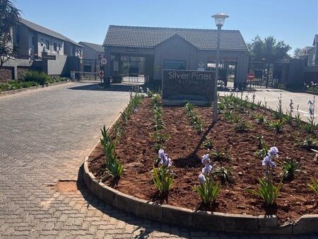 3 Bedroom Townhouse in Benoni Ah
