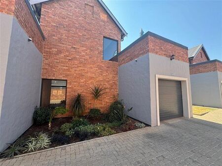 3 Bedroom Apartment in Rynfield
