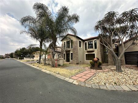 4 Bedroom House in Blue Valley Golf Estate
