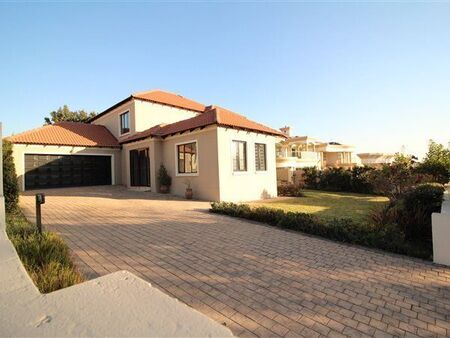 3 Bedroom House in Blue Valley Golf Estate