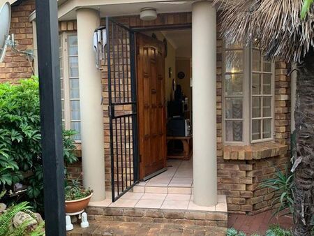 2 Bedroom Simplex in Lyttelton Manor