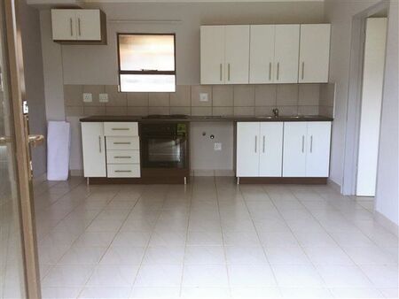 1 Bedroom Apartment in Die Hoewes