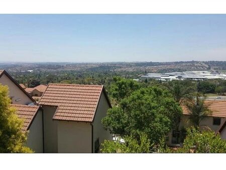 2 Bedroom Townhouse in Constantia Kloof