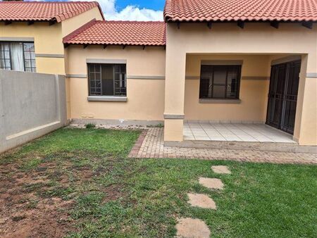 3 Bedroom Townhouse in Mooikloof Ridge