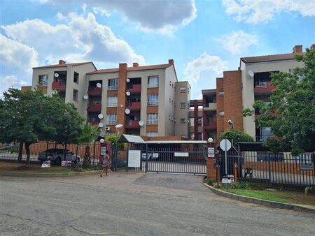 2 Bedroom House in Waterkloof Glen