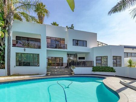 4 Bedroom House in Waterkloof Ridge