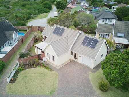 2 Bedroom House in The Island