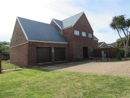 5 Bedroom House in Fraaiuitsig