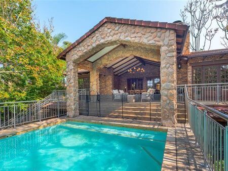 6 Bedroom House in White River Country Estate