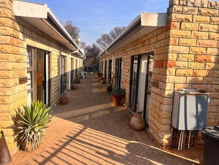 1 Bedroom apartment to rent in Langenhovenpark, Bloemfontein