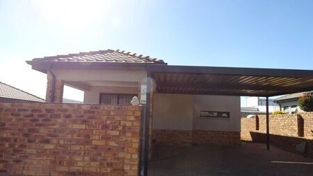2 Bedroom house to rent in Nietgedacht Ah, Randburg