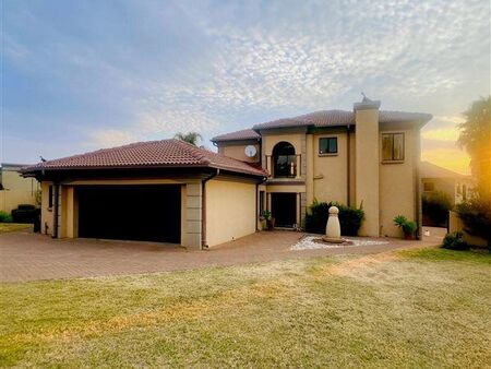 4 Bedroom House in Olympus