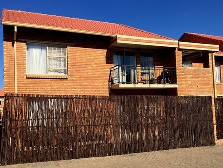 1 Bedroom Townhouse in Elarduspark
