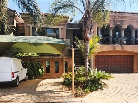 2 Bedroom Apartment in Waterkloof
