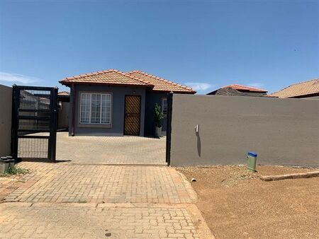 3 Bedroom House in Nellmapius