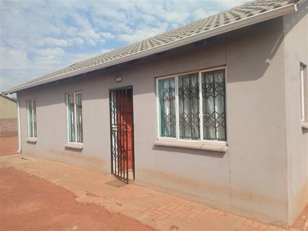 3 Bedroom House in Protea Glen