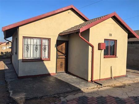 2 Bedroom House in Protea Glen