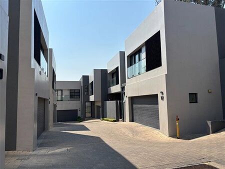 3 Bedroom Townhouse in Hyde Park