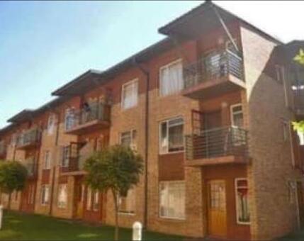 Bachelor apartment in Auckland Park
