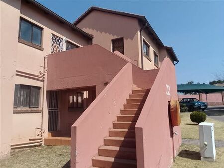 2 Bedroom Townhouse in Mondeor