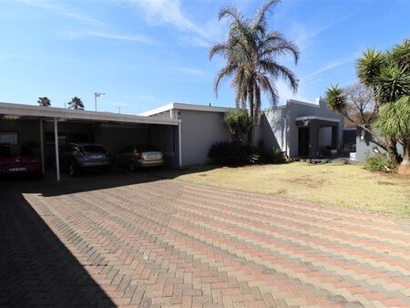 4 Bedroom House in Edelweiss