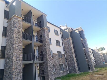 2 Bedroom Townhouse in Glen Marais