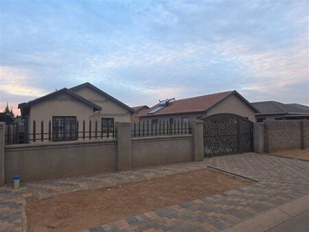 3 Bedroom House in Windmill Park