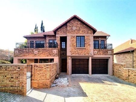 4 Bedroom Townhouse in Meyersdal
