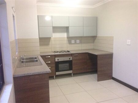 1 Bedroom Apartment in Rooihuiskraal North