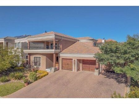 3 Bedroom House in Blue Valley Golf Estate