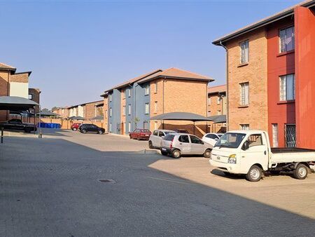 2 Bedroom Apartment in Rooihuiskraal North
