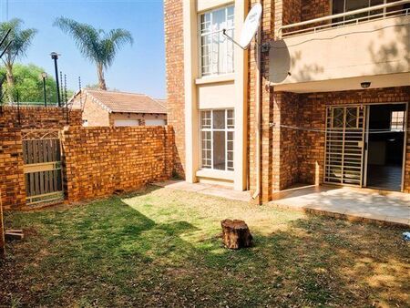 2 Bedroom Apartment in Die Hoewes