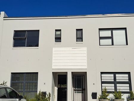 2 Bedroom Apartment in Burgundy Estate