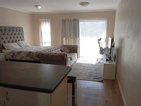 Studio Apartment in Bellville Central