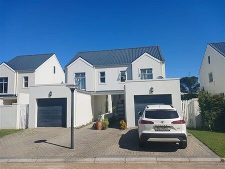 3 Bedroom House in Nuutgevonden