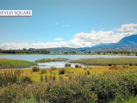 2 Bedroom Apartment in Somerset West Central