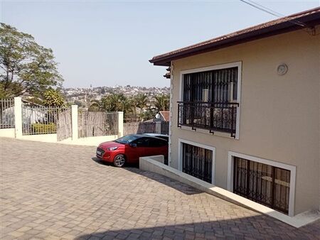 3 Bedroom Apartment in Hillary
