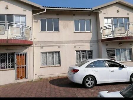 4 Bedroom Flat in Verulam Central
