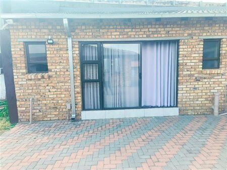 1 Bedroom Cluster in Randfontein Central