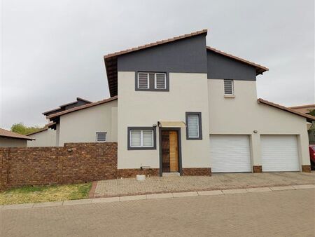 3 Bedroom House in Oukraal Estate