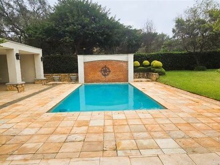 6 Bedroom House in Zwavelpoort