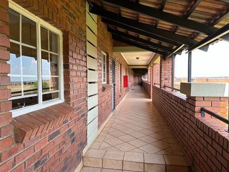 2 Bedroom Apartment in Mooikloof Ridge