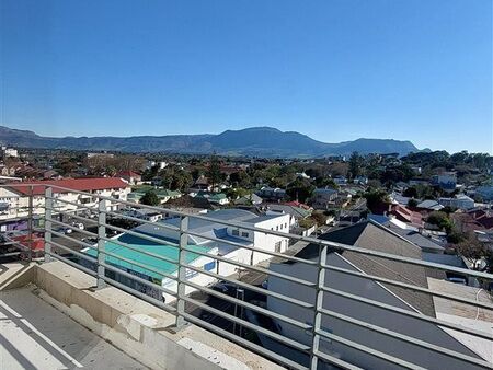 1 Bedroom Apartment in Wynberg