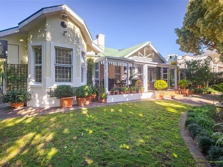 3 Bedroom House in Constantia