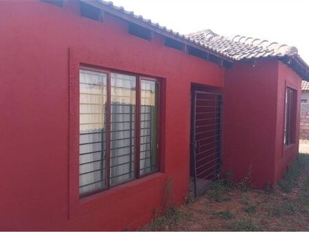 2 Bedroom House in Lehae