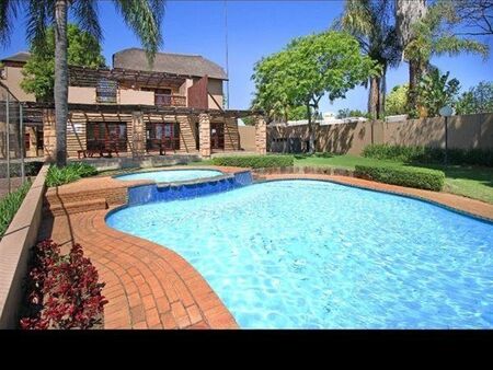 3 Bedroom Apartment in Sunninghill